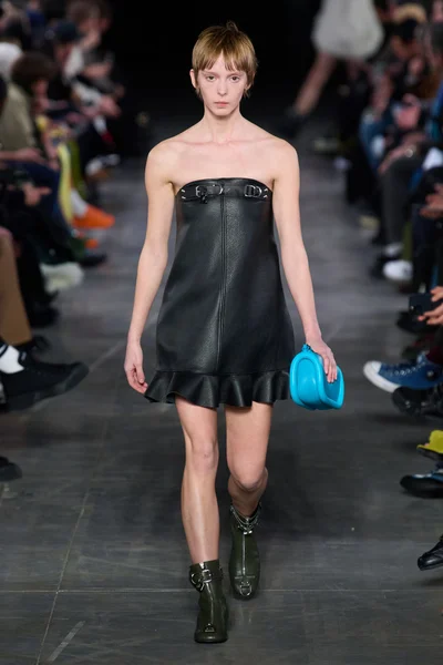 Look 14
